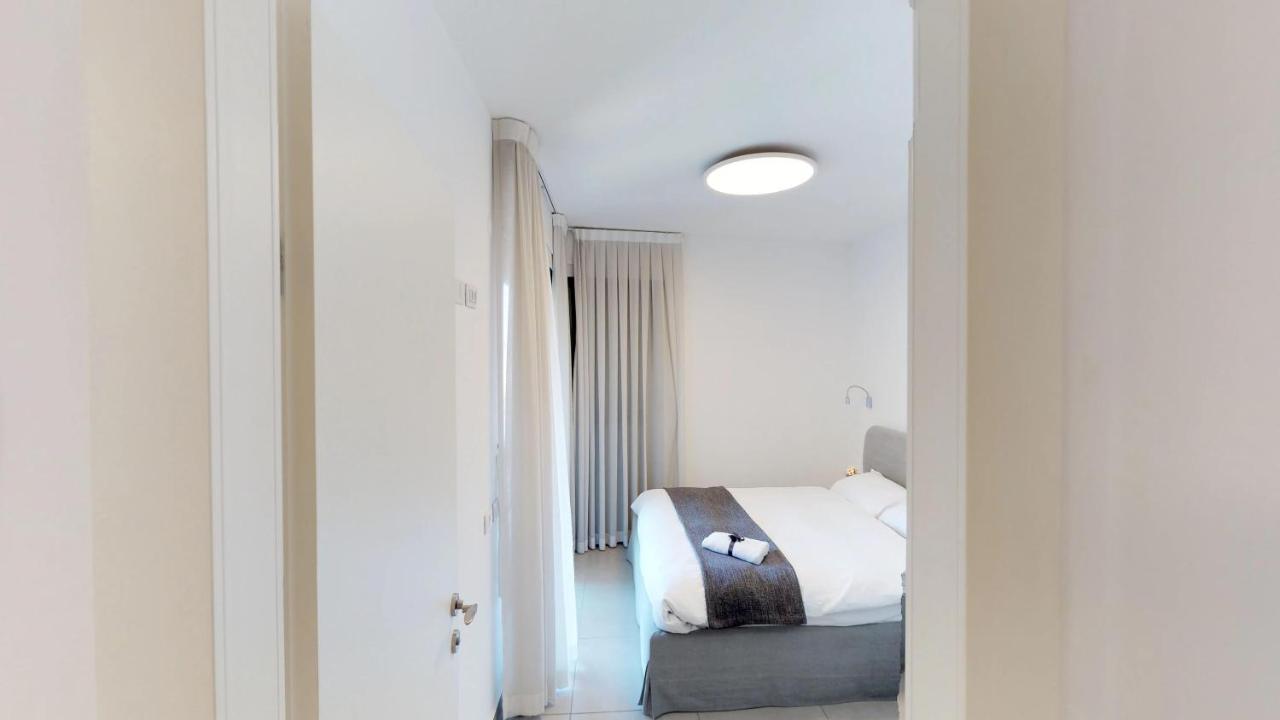 1Bd W/Balcony Near Rothchild By Sea N' Rent Appartement Tel Aviv Buitenkant foto