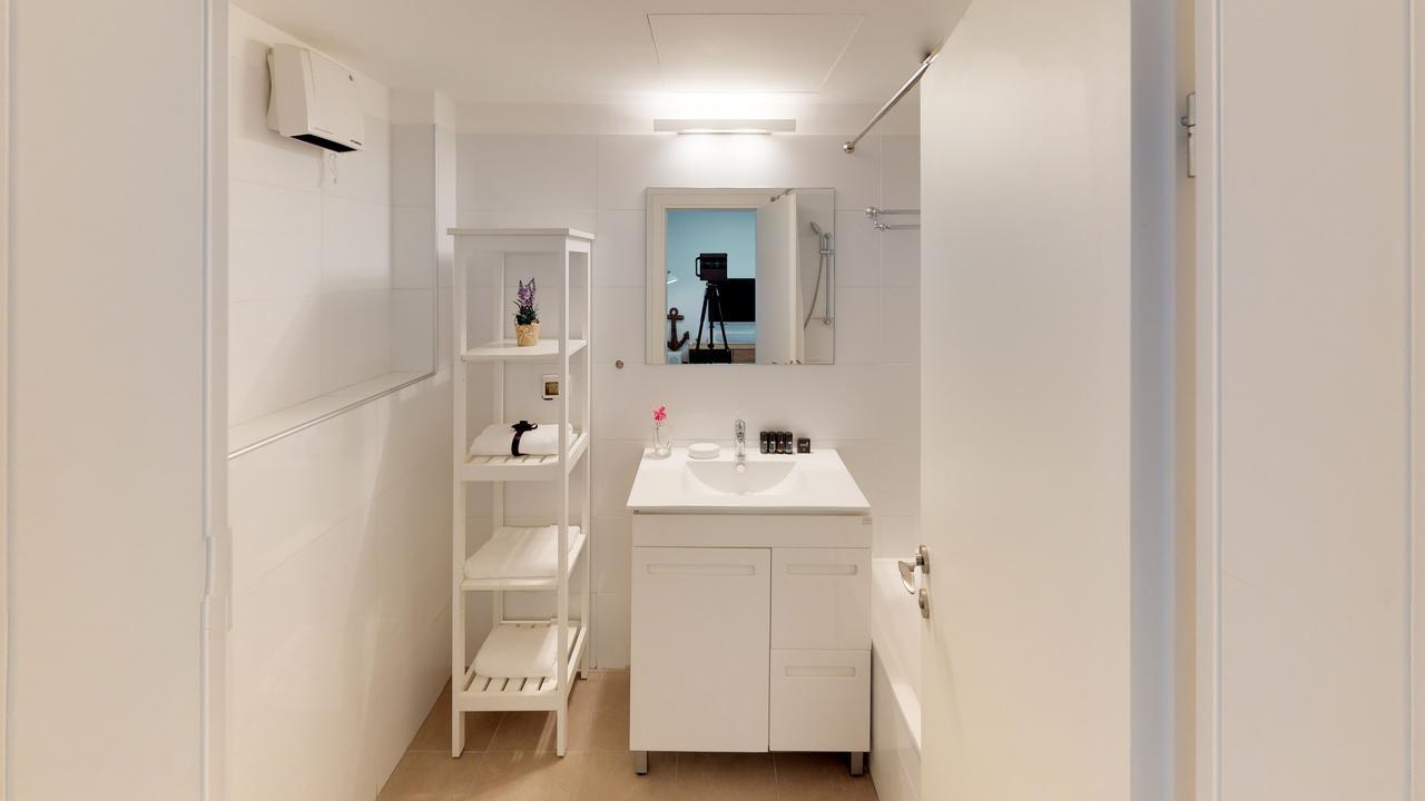 1Bd W/Balcony Near Rothchild By Sea N' Rent Appartement Tel Aviv Buitenkant foto